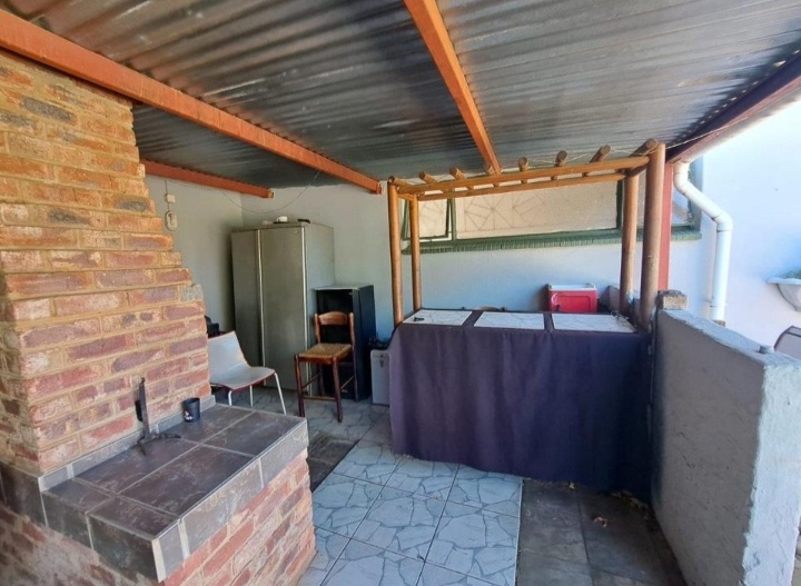 4 Bedroom Property for Sale in Roosheuwel North West